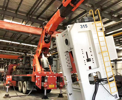 涞源县提升工作效率，选择优质折臂吊租赁服务