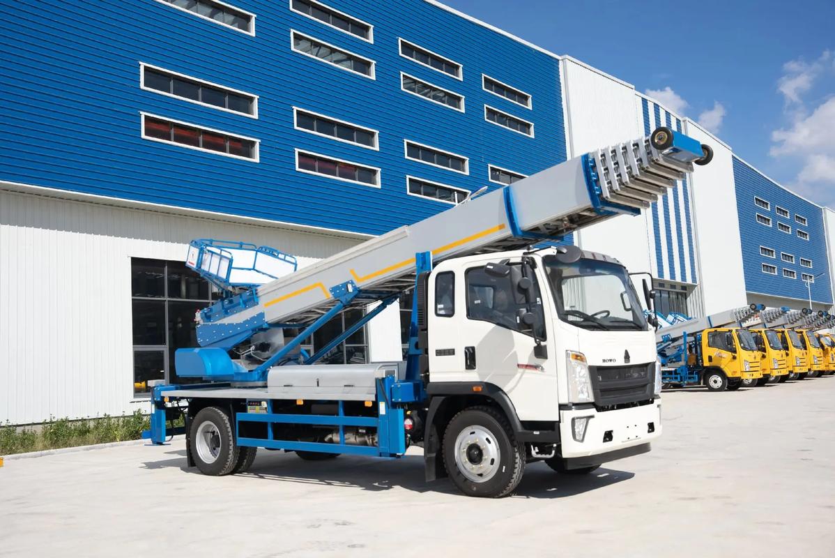 涞源县出租云梯车高空作业车 建筑垃圾搬运